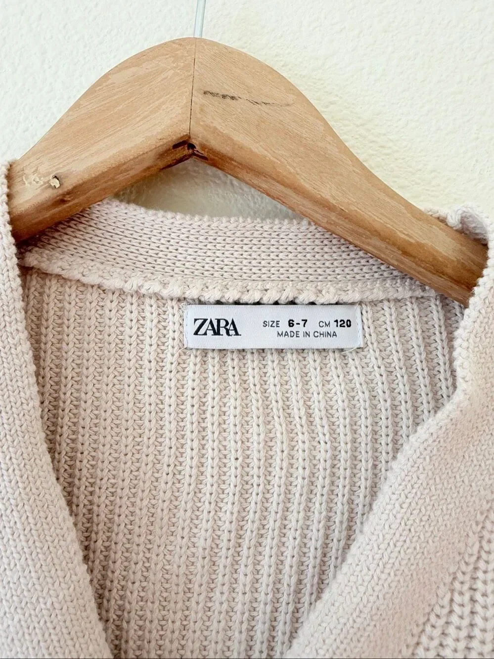 Zara knitted button down Boy / Girl sweater size 6-7